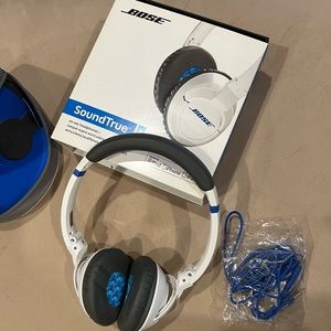 Bose Soundtrue On Ear Headphones (Never used)